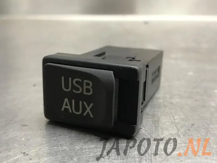 AUX/USB aansluiting Toyota Verso-S