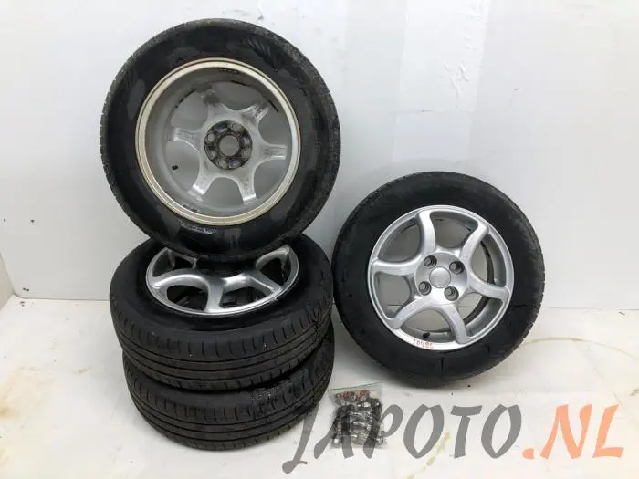 Velgen set + banden Toyota Yaris