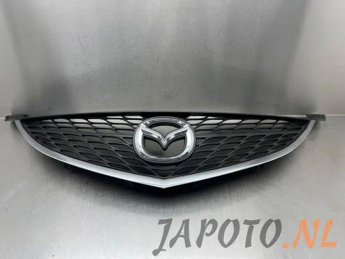 Grille Mazda 6.