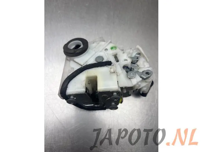 Deurslot Mechaniek 4Deurs links-voor Daihatsu Cuore