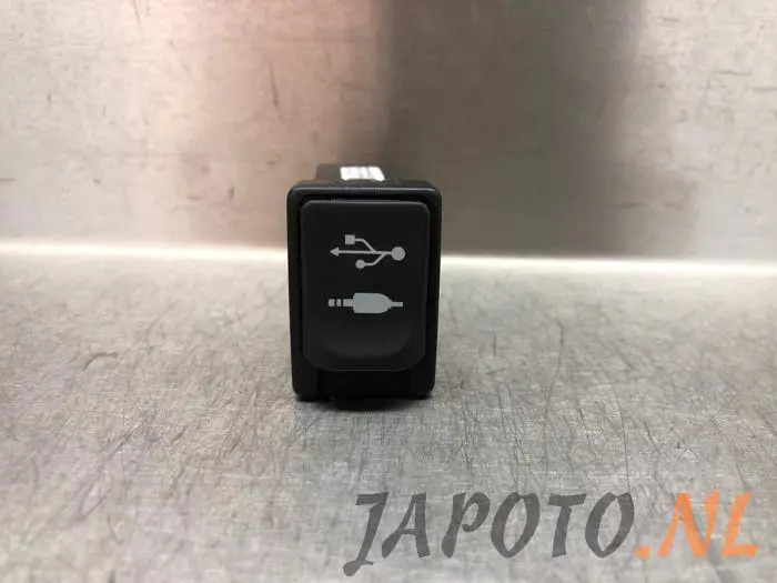 AUX/USB aansluiting Toyota Auris