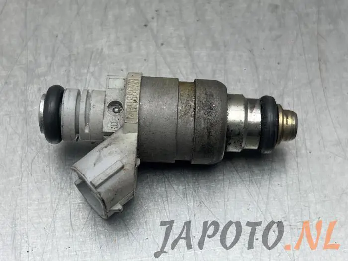 Injector (benzine injectie) Mitsubishi Colt