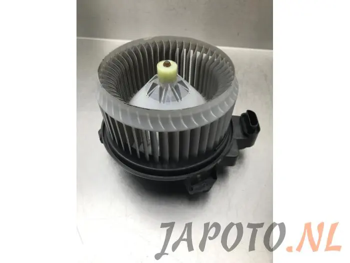 Kachel Ventilatiemotor Toyota Auris